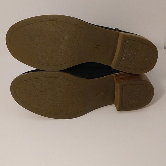 UGG Classic Black Leather Suede Ankle Boots Size 6.5  Low Block Heels 1.5 inches - Picture 4 of 13